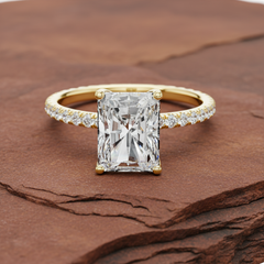 IGI cert. 2.50 ctw Radiant Cut Center Lab Grown