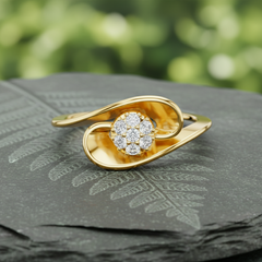 Curved Petal Bypass Seven Stone Diamond Curve