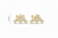 Minimalist Pyramid Tiered Apex Radiance Diamond