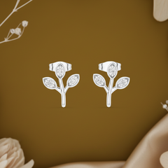 Trio Diamond Cluster Halo Luminous Sparkling Three-Stone