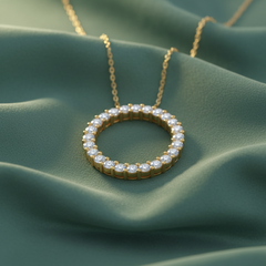 Luxurious Open Circle Diamond