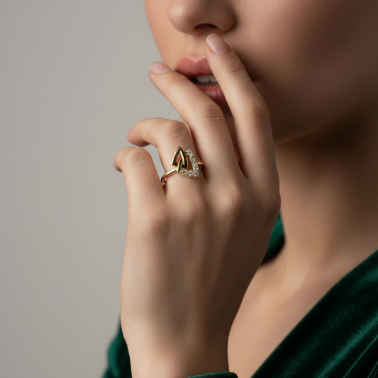 Modernist Linked Triangle Fashion Diamond