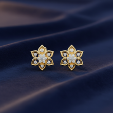 Load image into Gallery viewer, Modern Diamond Floral Geometric Precision-Cut Structured