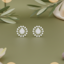 Load image into Gallery viewer, Sunburst Flower Diamond