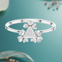 Load image into Gallery viewer, Triangle Cluster Flower Diamond