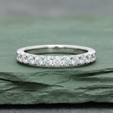 Load image into Gallery viewer, Classic Prong Diamond