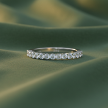 Load image into Gallery viewer, Prong-Set Diamond