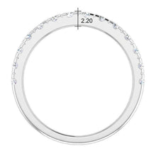 Load image into Gallery viewer, Round And Baguette Tiered Ladder Diamond