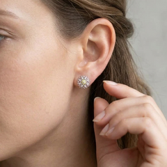 Antique Style Rosette Diamond