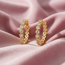 Load image into Gallery viewer, Milgrain Bezel-Set Diamond Sovereign