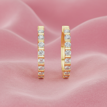 Load image into Gallery viewer, Precision Shared-Prong Setting Diamond