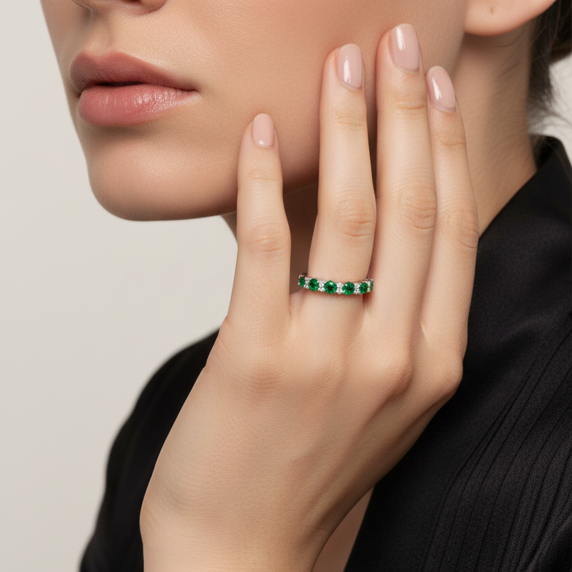Emerald  With Dimaond Nineteen Stone