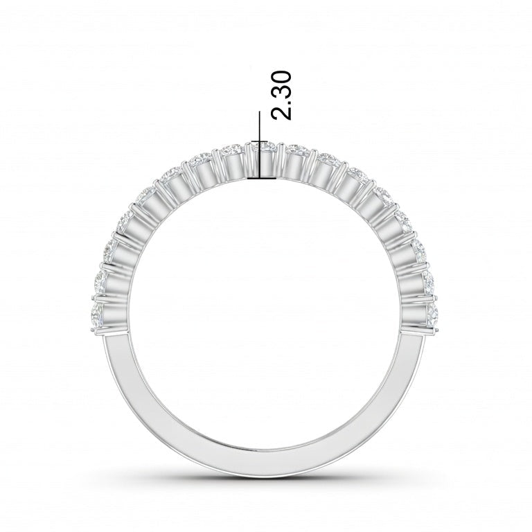 Open Crisscross Lattice & Brilliant-Cut Diamond Runway