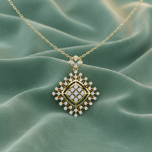 Load image into Gallery viewer, Wildflower Free-Form Blossom Brilliance Diamond