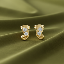 Load image into Gallery viewer, Flowing Spiral Curl Drop Diamond Prestige