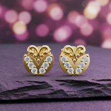 Load image into Gallery viewer, Winged Floral Spread Diamond
