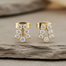 Load image into Gallery viewer, Sculpted Chevron Motif Diamond