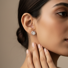 Load image into Gallery viewer, Detailed Openwork Petal