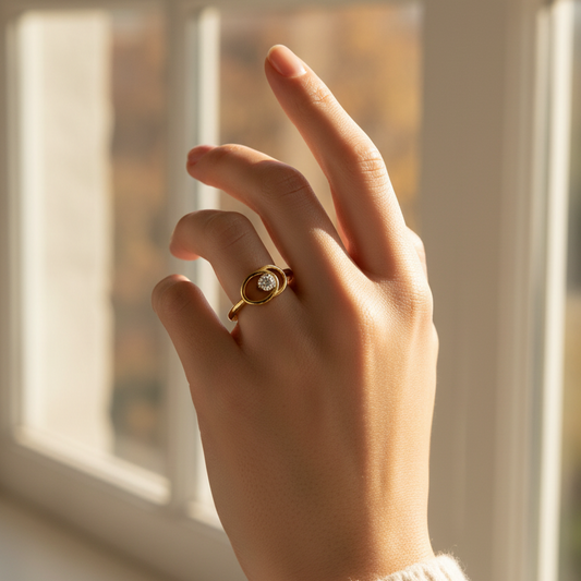 The Interlocking Orbital Single Stone Diamond