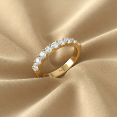 Scalloped-Prong Half-Eternity