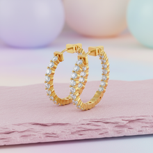 Load image into Gallery viewer, Shared-Prong Diamond