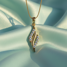 Load image into Gallery viewer, Winding S-Form Diamond Drop
