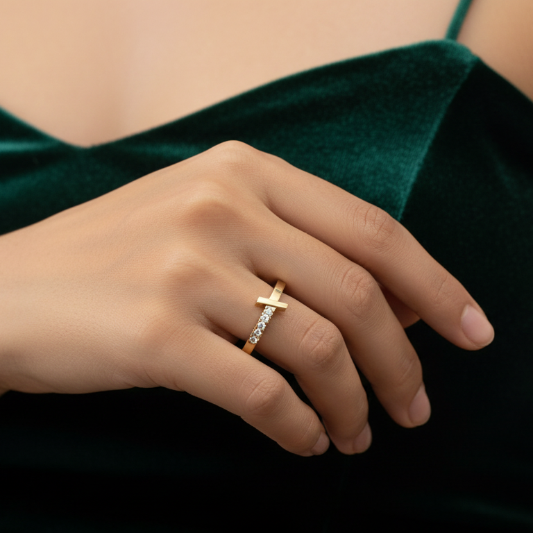 Minimalist T-Silhouette Seven-Diamond Linear Brilliant Encrusted Geometric