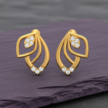 Load image into Gallery viewer, Classic Bloom Floral Petal Certified Diamond