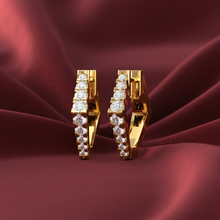 Load image into Gallery viewer, Sparkling Round Hinged Diamond