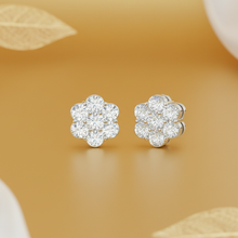 Load image into Gallery viewer, Avant Garde Flower Blossom Diamond