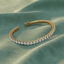 Load image into Gallery viewer, Classic Prong-Line Diamond