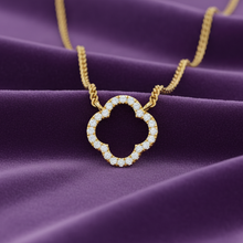 Load image into Gallery viewer, Lucky Charm Diamond Open Clover Necklace with Chain