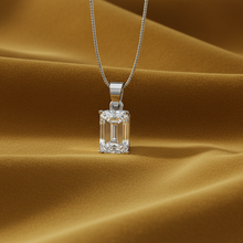 Load image into Gallery viewer, IGI cert. 1.00 ctw One Stone Emerald Lab Grown Diamond