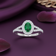 Load image into Gallery viewer, Oval Shape Emerald Ring