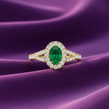 Load image into Gallery viewer, Oval Shape Emerald Ring