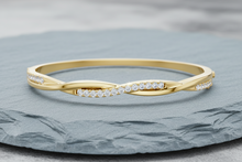 Load image into Gallery viewer, Elegant Infinity Twist Diamond