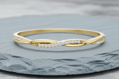 Elegant Infinity Twist Diamond