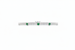 Minimalist Emerald Accent