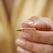 Load image into Gallery viewer, Continuous Eternal Circle Diamond Luminary